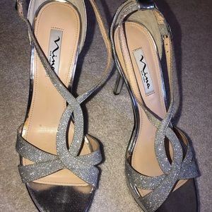 GREY SPARKLE HEELS (9)